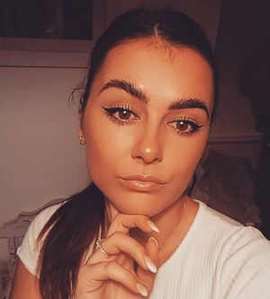 Image post by @blinkingbeaut on Instagram