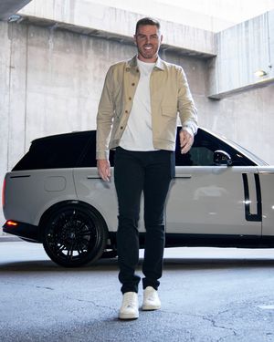 Image post by @freddiefreeman on Instagram