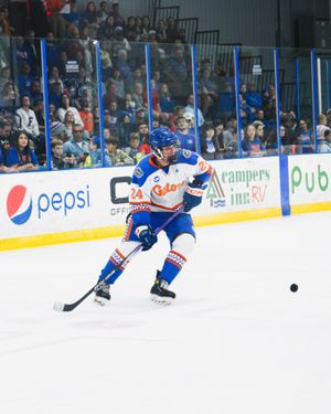Image post by @ufhockey on Instagram