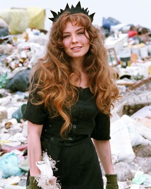 Image post by @thalia on Instagram