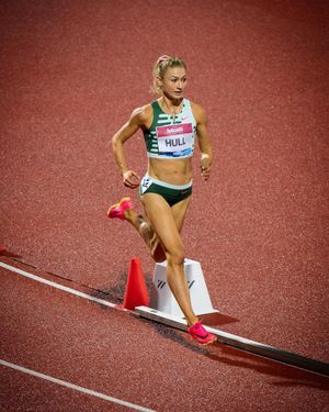 Image post by @jessicaahull on Instagram