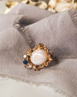 Image post by @maejeanvintage on Instagram