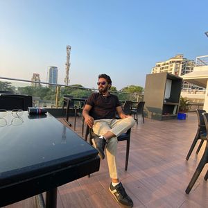 Image post by @uvais_alwaj on Instagram