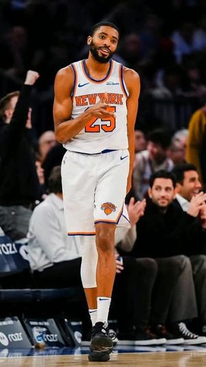 Video post by @magichourai on Facebook