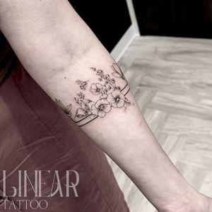 Image post by @christina.lineartattoo on Instagram