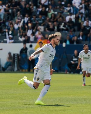 Image post by @lagalaxy on Instagram