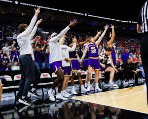 Image post by @uni_basketball on Instagram