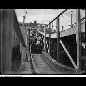 Image post by @toronto_archives on Instagram