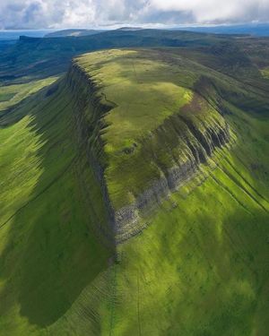 Image post by @thewildatlanticway on Instagram