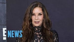 Video post by @enews on YouTube