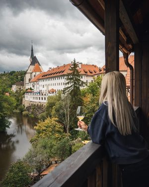 Image post by @kirstenalana on Instagram