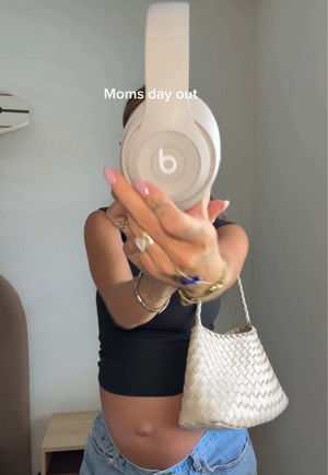 Video post by @melodyymiles on TikTok