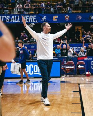 Image post by @etsumensbasketball on Instagram
