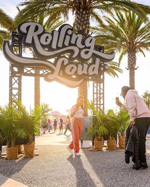 Image post by @hollywoodparkca on Instagram