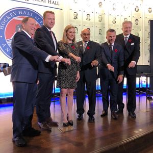 Image post by @HockeyHallFame on Twitter/X