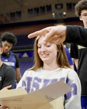 Image post by @uw_mbb on Instagram