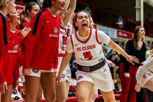 Image post by @scsuhuskieswbb on Instagram