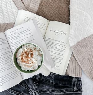 Image post by @blondiereads_ on Instagram