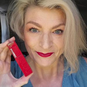 Image post by @maybelline on Instagram