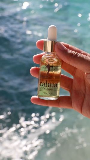Video post by @RahuaBeauty on Facebook