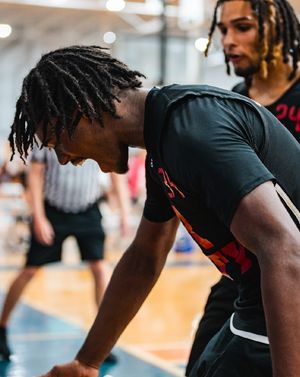 Image post by @romerunshoops on Instagram