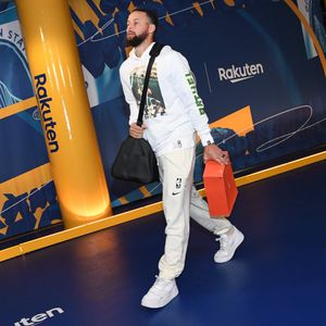 Video post by @NBAKicks on Twitter