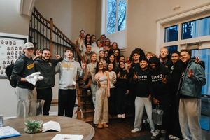 Image post by @vandalhoops on Instagram