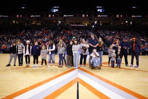 Image post by @uvawomenshoops on Instagram