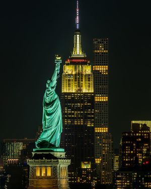 Image post by @empirestatebldg on Instagram