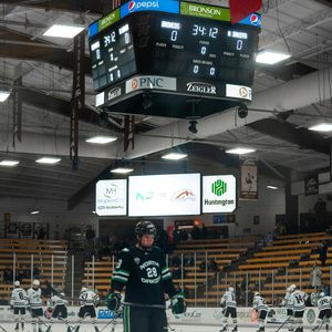 Image post by @undmhockey on Instagram