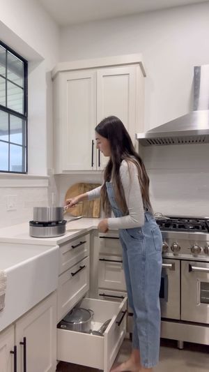 Video post by @sabrinanoellee on Instagram