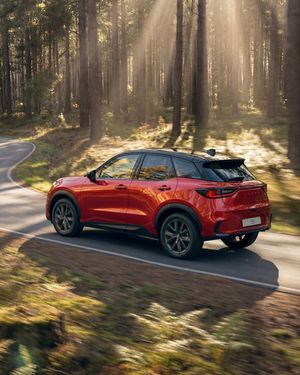 Image post by @discoverlexus on Instagram