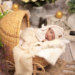 Image post by @newbornbabyphotographystudio on Instagram
