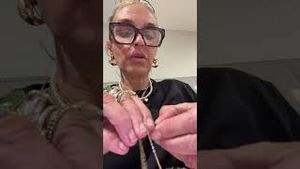 Video post by @shop.with.caroline on YouTube