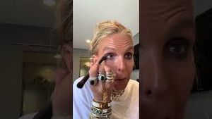 Video post by @shop.with.caroline on YouTube