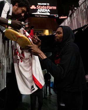 Image post by @HoustonRockets on Twitter