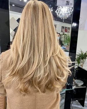 Image post by @OmbreSalonPV on Facebook