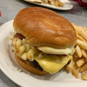 Image post by @friendlys on Instagram