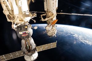 Image post by @iss on Instagram