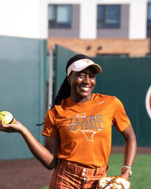 Image post by @texassoftball on Instagram