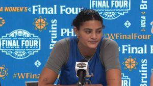 Video post by @NCAABuzzerBters on Twitter