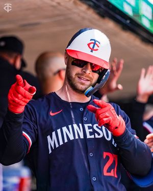 Image post by @twins on Instagram