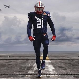 Image post by @coolestcollegefootballuniforms on Instagram