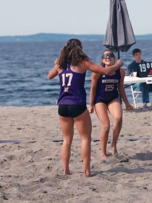Image post by @uw_beachvb on Instagram