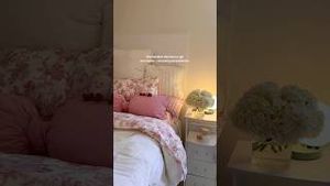 Video post by @charlotteelise on YouTube