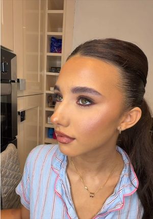 Video post by @beckymorganmakeup on TikTok