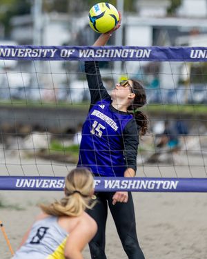 Image post by @uw_beachvb on Instagram