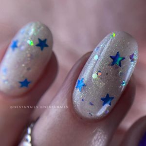 Image post by @nestanails on Instagram