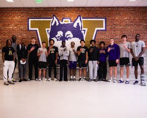 Image post by @UWAthletics on Twitter