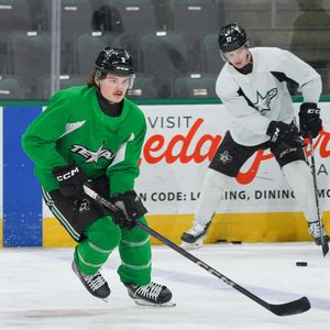 Image post by @txstarshockey on Instagram